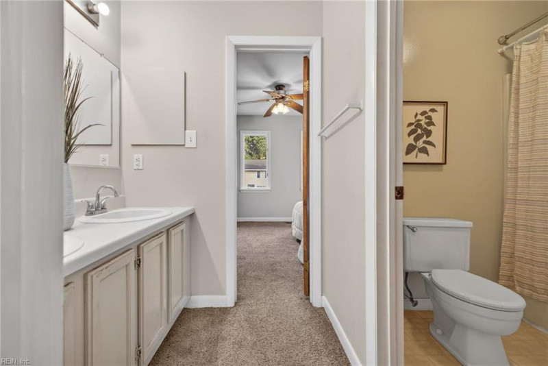 Photo 16 of 27 residential for sale in Chesapeake virginia