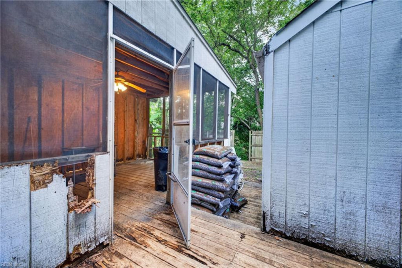 Photo 20 of 27 residential for sale in Chesapeake virginia