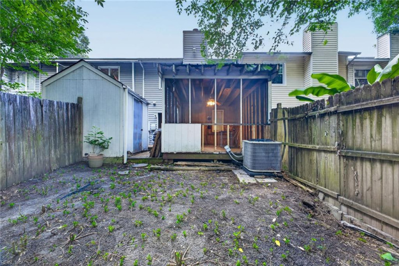 Photo 22 of 27 residential for sale in Chesapeake virginia