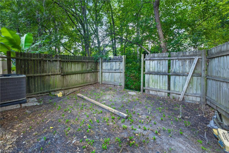 Photo 23 of 27 residential for sale in Chesapeake virginia