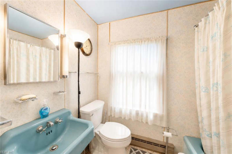Photo 11 of 13 residential for sale in Accomack County virginia