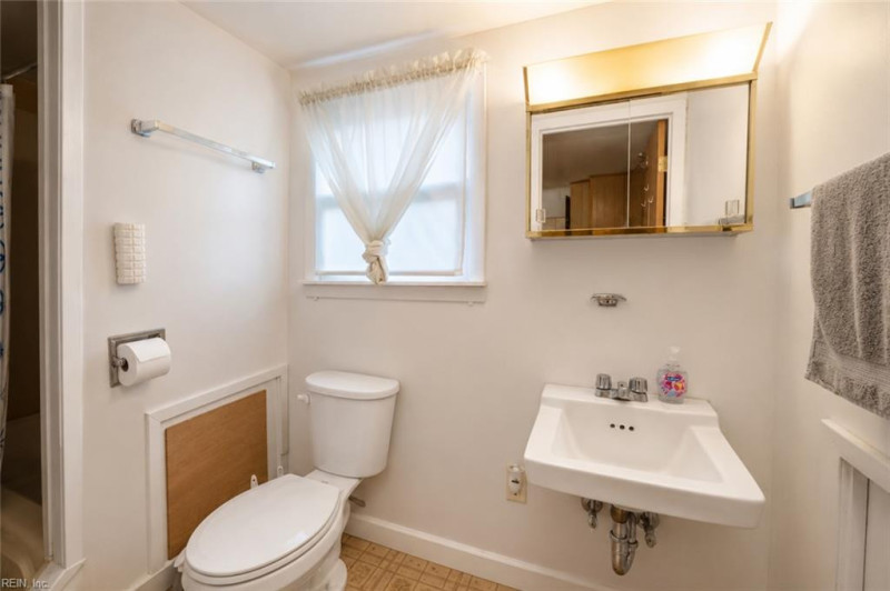 Photo 7 of 13 residential for sale in Accomack County virginia