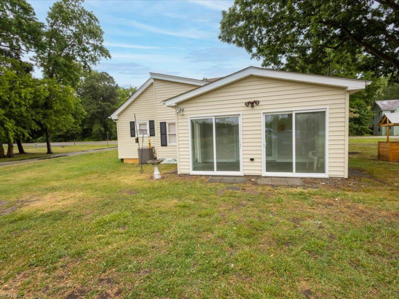 Photo 31 of 43 residential for sale in Isle of Wight County virginia Photo 31 of 43 residential for sale in Isle of Wight County virginia