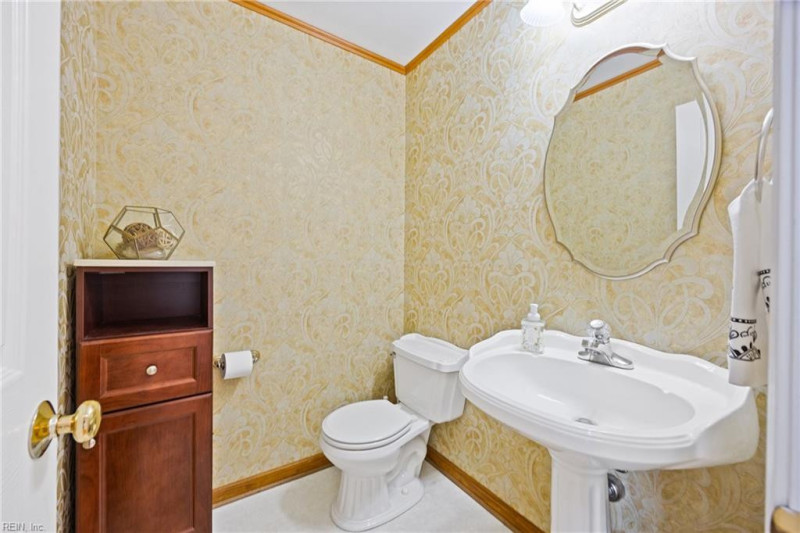 Photo 19 of 50 residential for sale in Chesapeake virginia