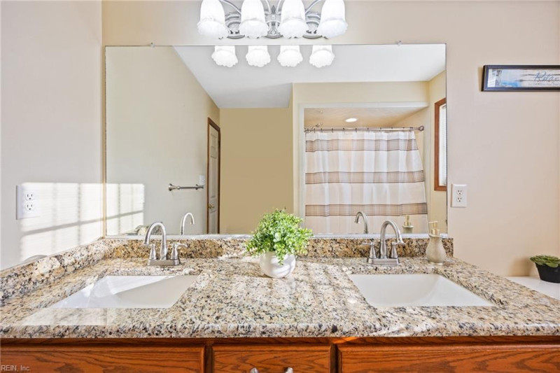 Photo 23 of 50 residential for sale in Chesapeake virginia