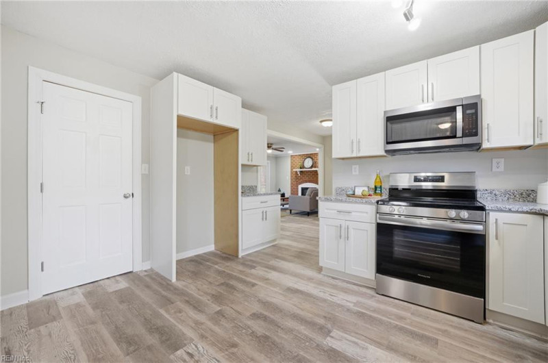 Photo 5 of 42 rental for rent in Poquoson virginia