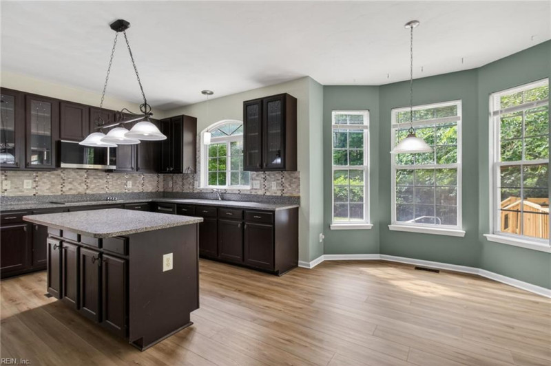Photo 16 of 50 residential for sale in Chesapeake virginia