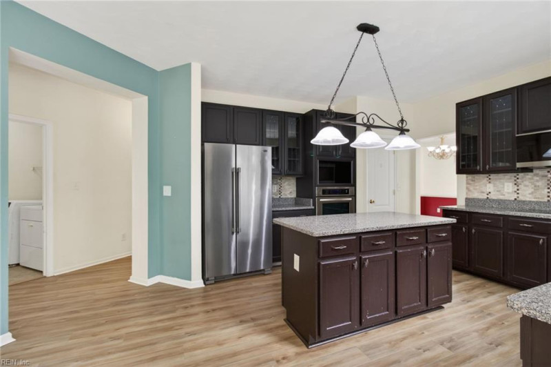Photo 18 of 50 residential for sale in Chesapeake virginia