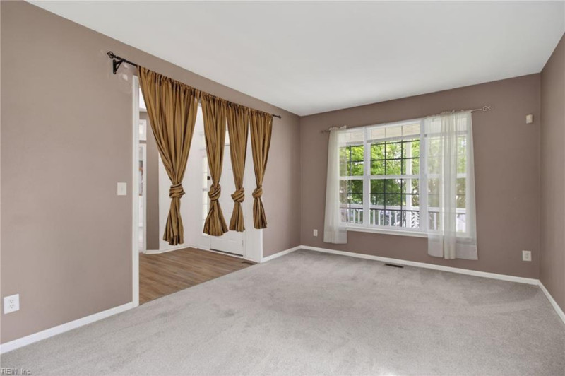 Photo 27 of 50 residential for sale in Chesapeake virginia
