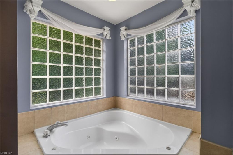 Photo 35 of 50 residential for sale in Chesapeake virginia