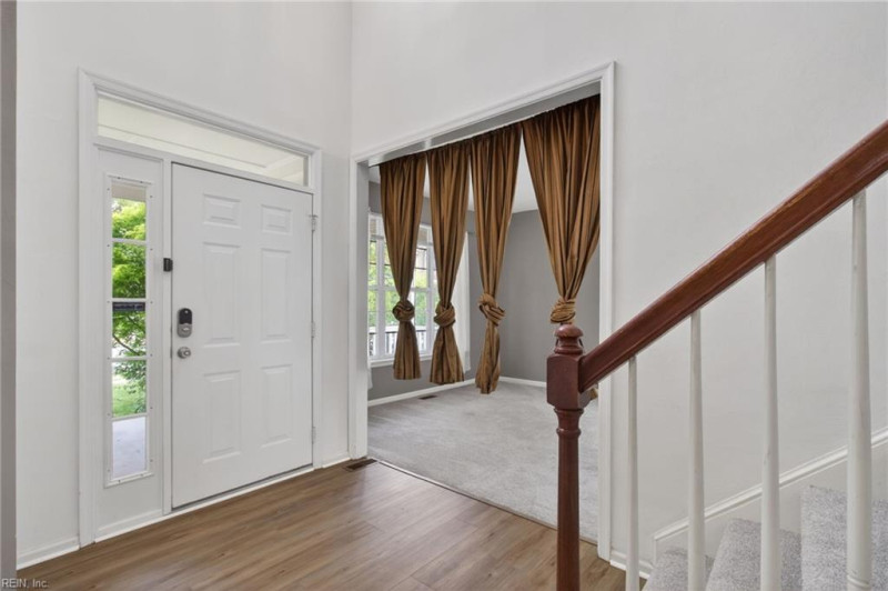 Photo 6 of 50 residential for sale in Chesapeake virginia