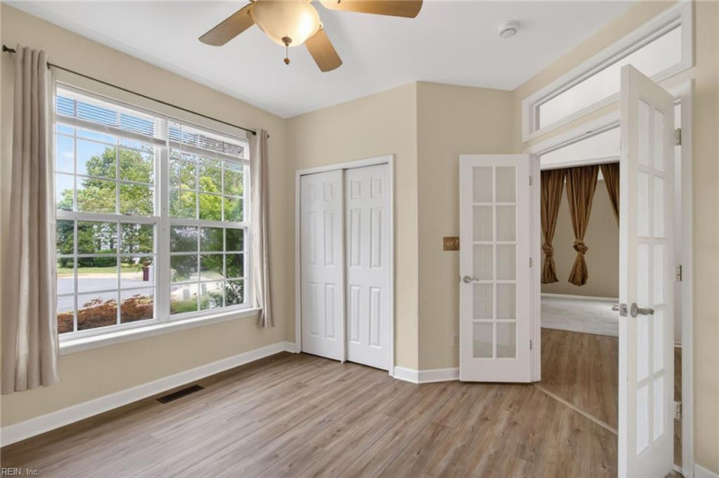 Photo 8 of 50 residential for sale in Chesapeake virginia