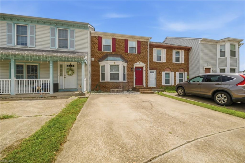 Photo 1 of 32 rental for rent in Virginia Beach virginia