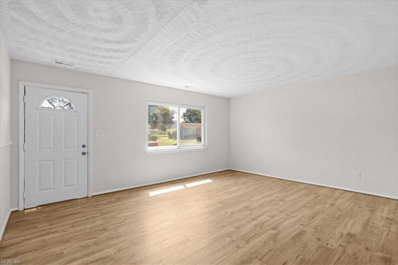 Photo 5 of 42 residential for sale in Chesapeake virginia Photo 5 of 42 residential for sale in Chesapeake virginia