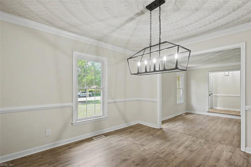Photo 11 of 35 residential for sale in Chesapeake virginia