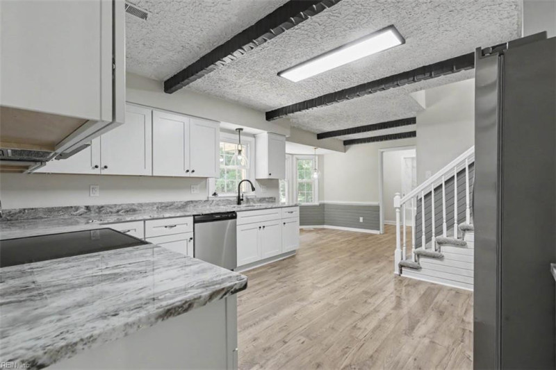Photo 15 of 35 residential for sale in Chesapeake virginia