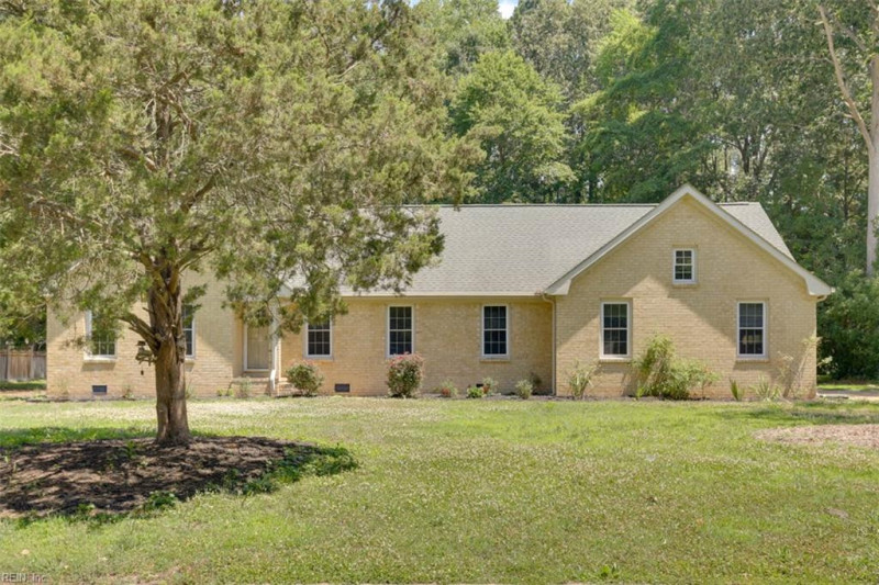 Photo 2 of 35 residential for sale in Chesapeake virginia