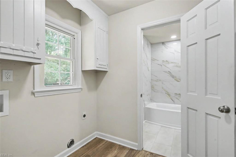 Photo 20 of 35 residential for sale in Chesapeake virginia