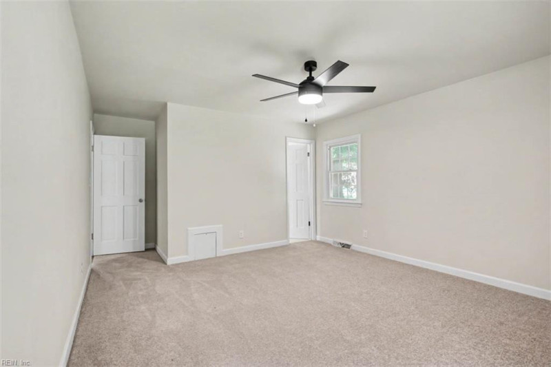 Photo 25 of 35 residential for sale in Chesapeake virginia