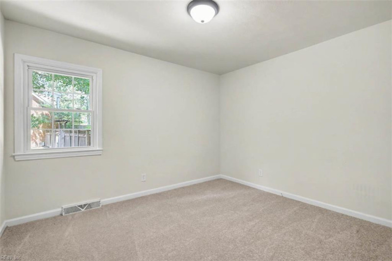 Photo 29 of 35 residential for sale in Chesapeake virginia