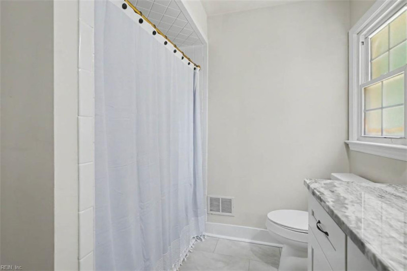 Photo 31 of 35 residential for sale in Chesapeake virginia