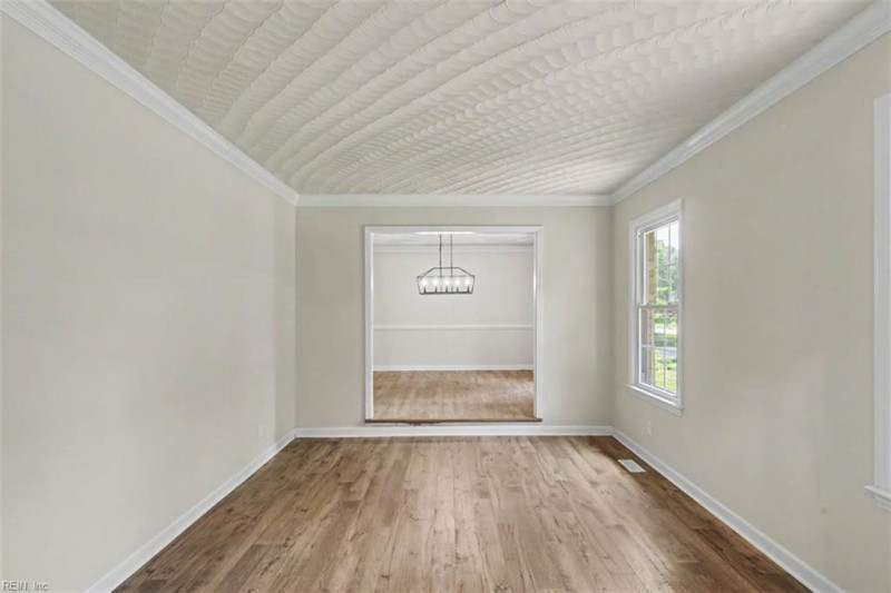 Photo 6 of 35 residential for sale in Chesapeake virginia