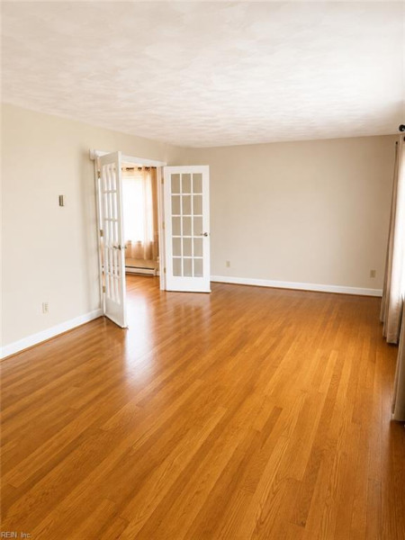 Photo 10 of 11 residential for sale in Chesapeake virginia