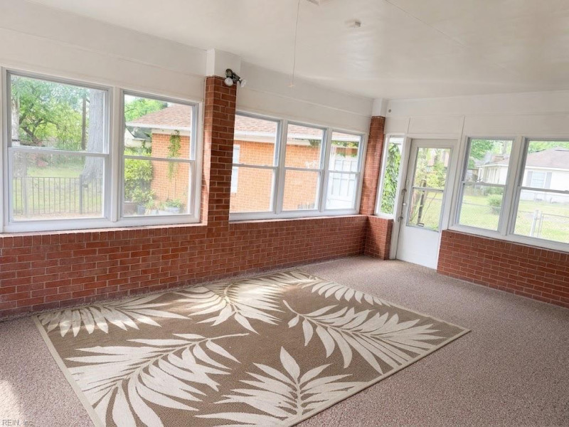 Photo 5 of 11 residential for sale in Chesapeake virginia