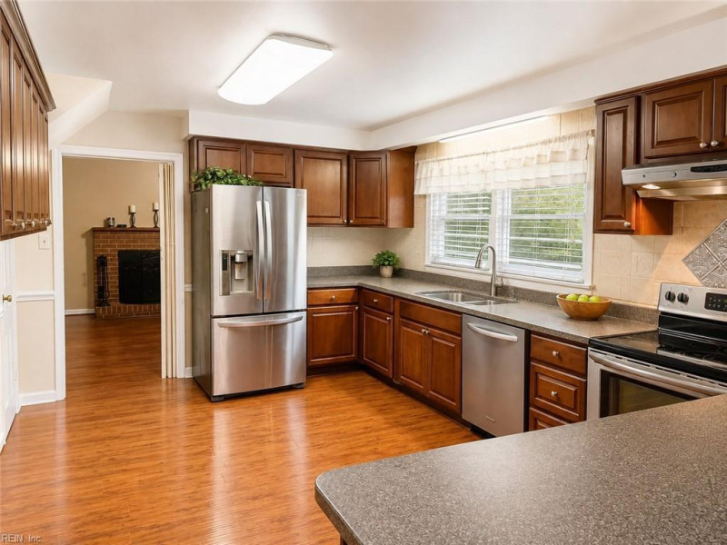 Photo 6 of 11 residential for sale in Chesapeake virginia