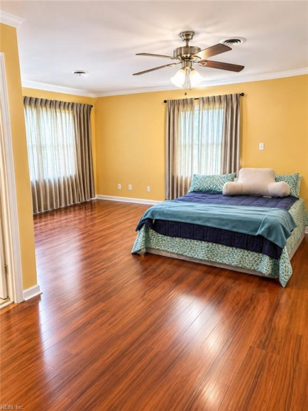Photo 8 of 11 residential for sale in Chesapeake virginia