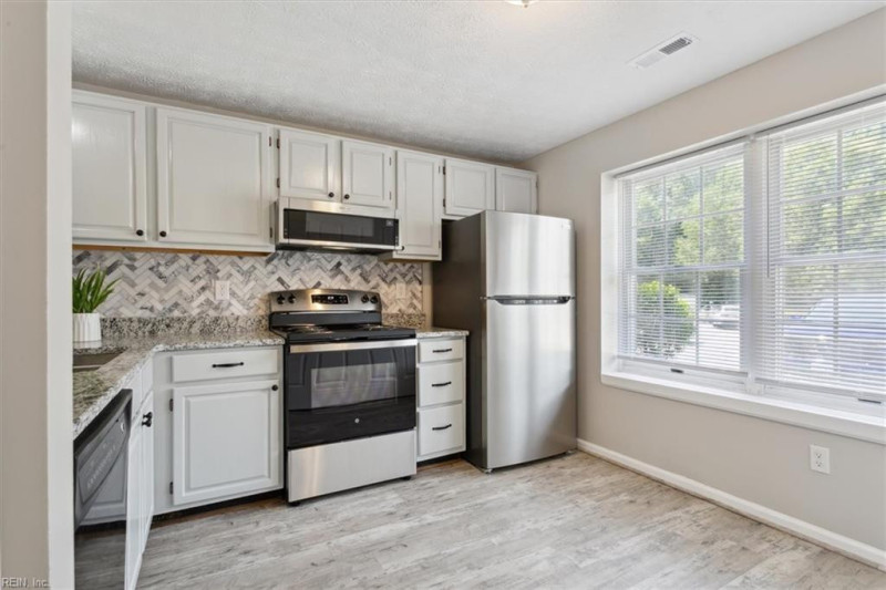 Photo 5 of 25 residential for sale in Hampton virginia