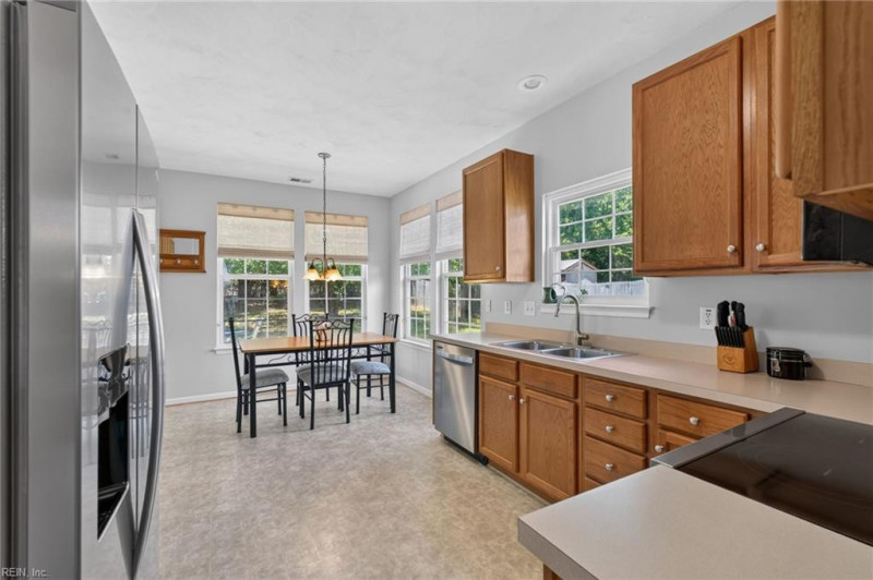 Photo 11 of 38 residential for sale in Suffolk virginia