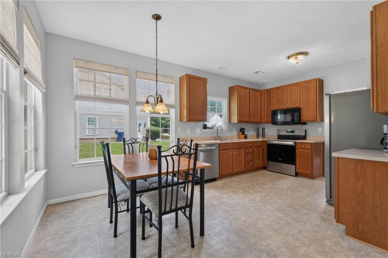Photo 14 of 38 residential for sale in Suffolk virginia