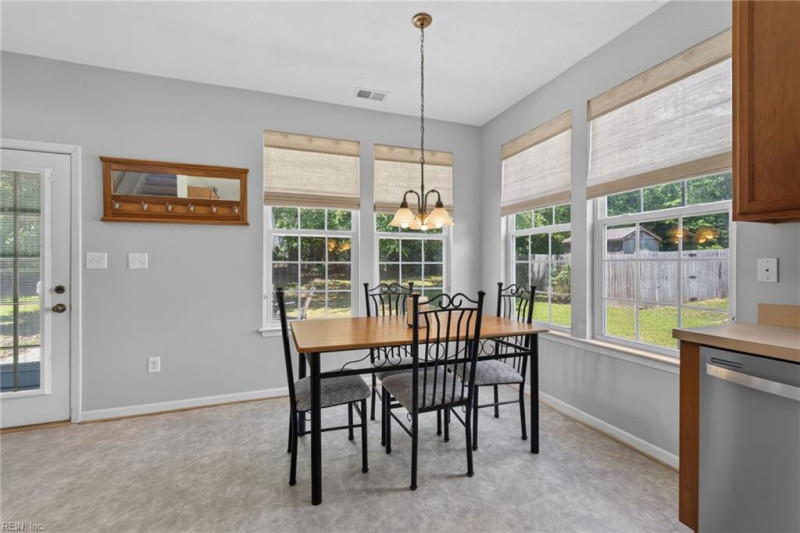 Photo 15 of 38 residential for sale in Suffolk virginia