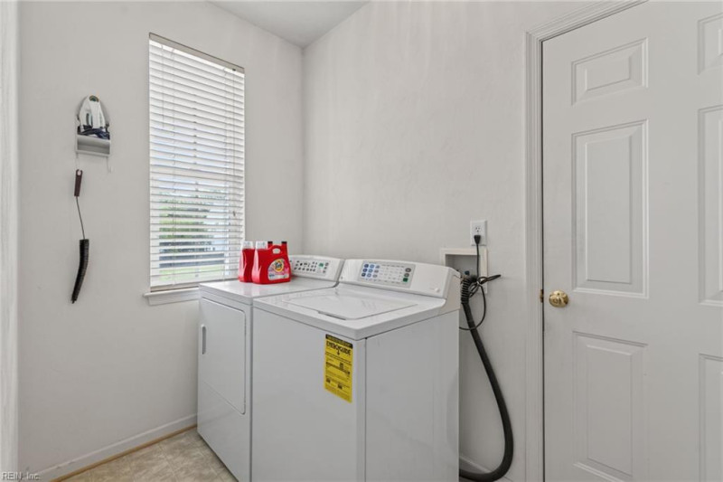 Photo 18 of 38 residential for sale in Suffolk virginia