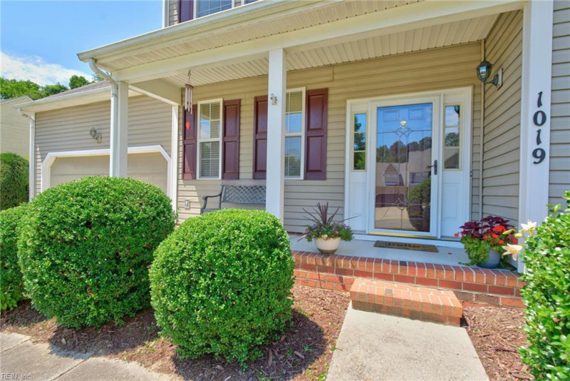 Photo 3 of 38 residential for sale in Suffolk virginia