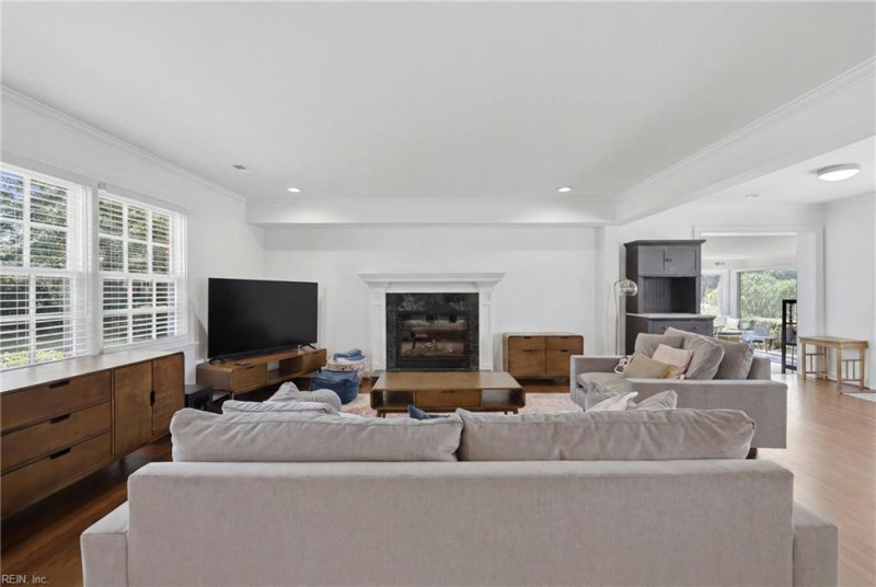Photo 11 of 48 residential for sale in Norfolk virginia