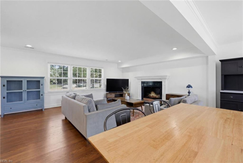 Photo 13 of 48 residential for sale in Norfolk virginia