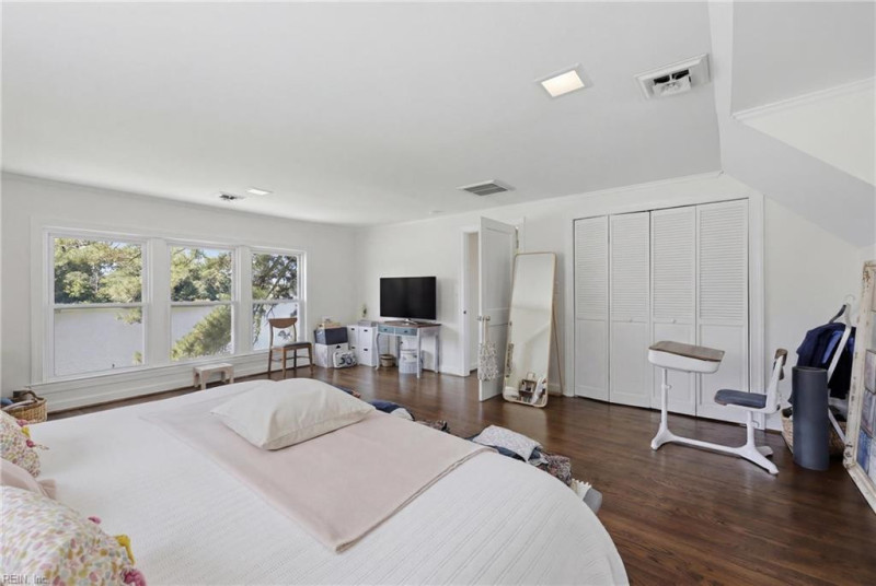 Photo 31 of 48 residential for sale in Norfolk virginia