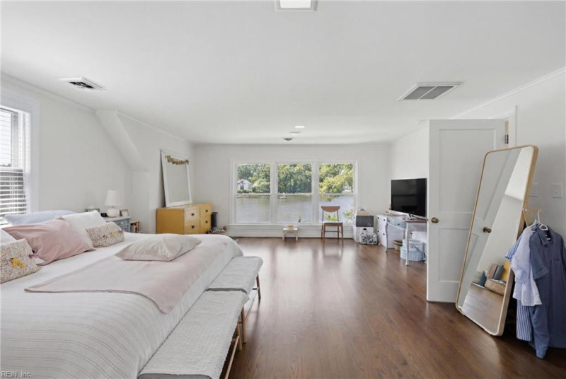 Photo 32 of 48 residential for sale in Norfolk virginia