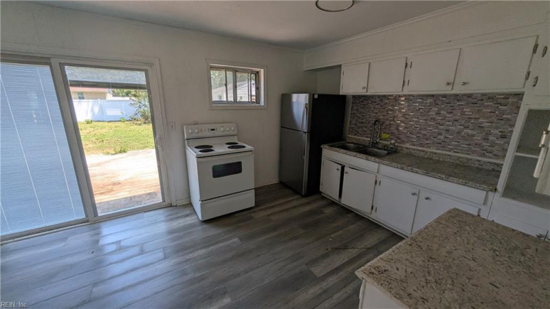 Photo 12 of 13 residential for sale in Suffolk virginia