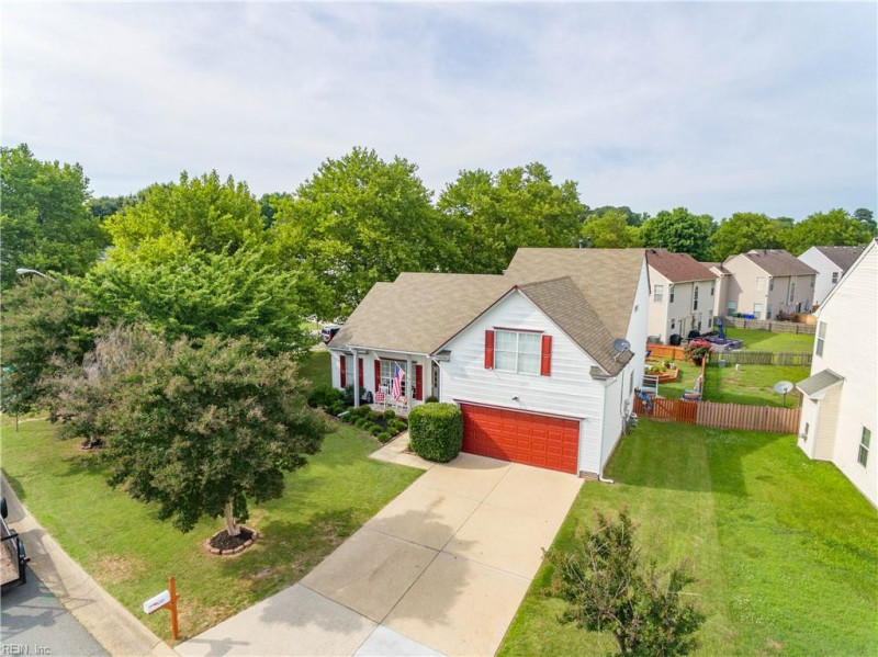 Photo 3 of 29 residential for sale in Suffolk virginia