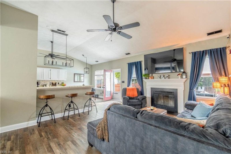 Photo 6 of 29 residential for sale in Suffolk virginia