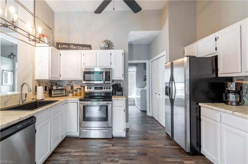Photo 7 of 29 residential for sale in Suffolk virginia