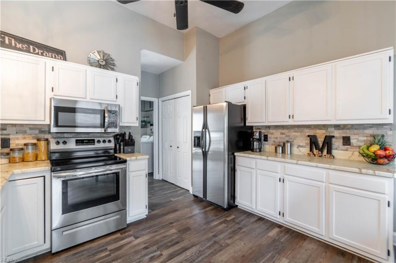 Photo 8 of 29 residential for sale in Suffolk virginia