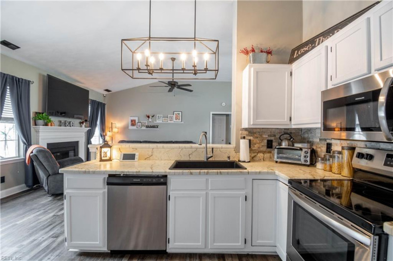 Photo 9 of 29 residential for sale in Suffolk virginia