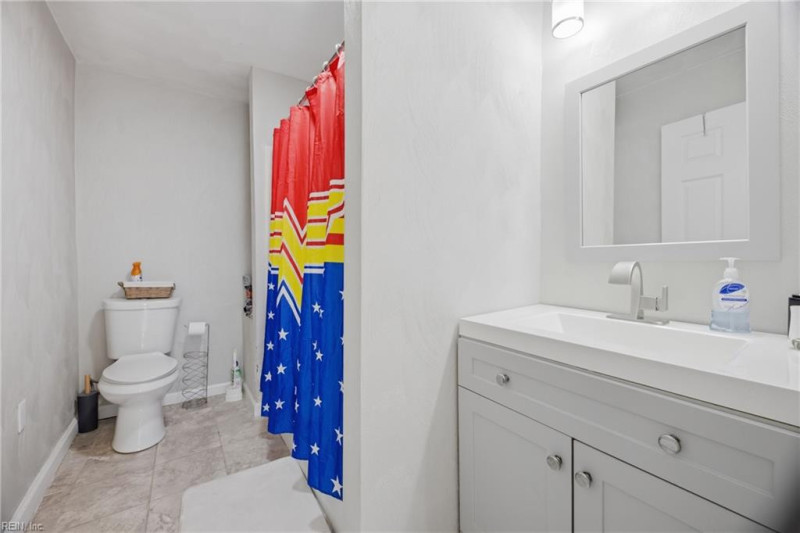 Photo 17 of 33 residential for sale in Hampton virginia