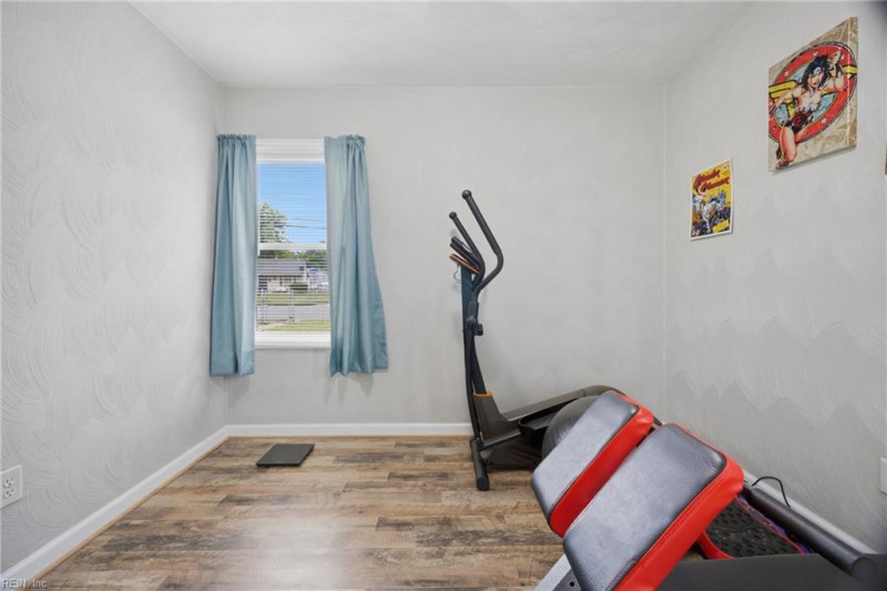 Photo 21 of 33 residential for sale in Hampton virginia