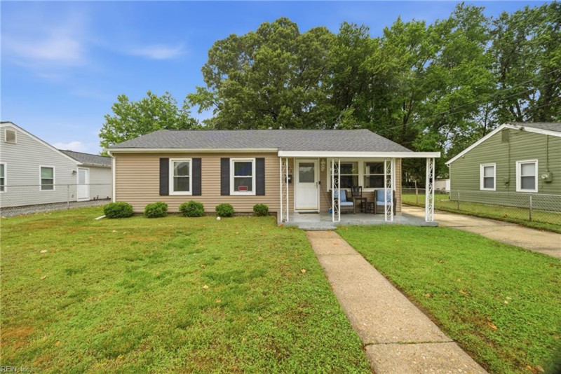 Photo 3 of 33 residential for sale in Hampton virginia