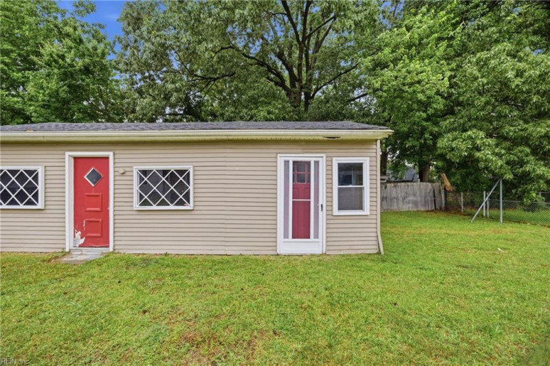 Photo 31 of 33 residential for sale in Hampton virginia